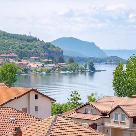 Et Larum Peštani Εξωτερικό φωτογραφία