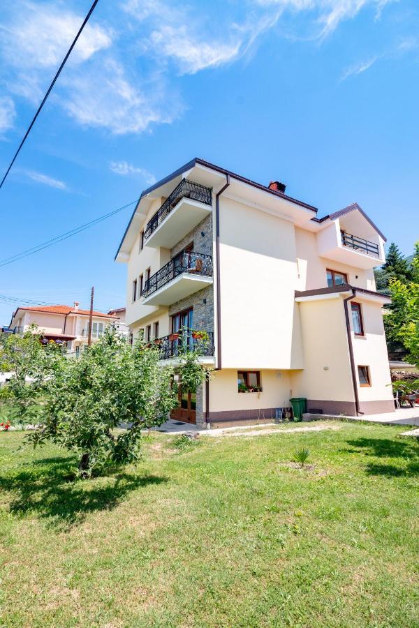 Et Larum Peštani Εξωτερικό φωτογραφία